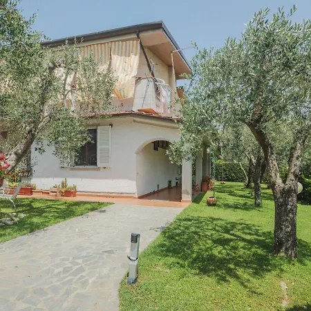 Apartment Bernardini By Interhome Cinquale